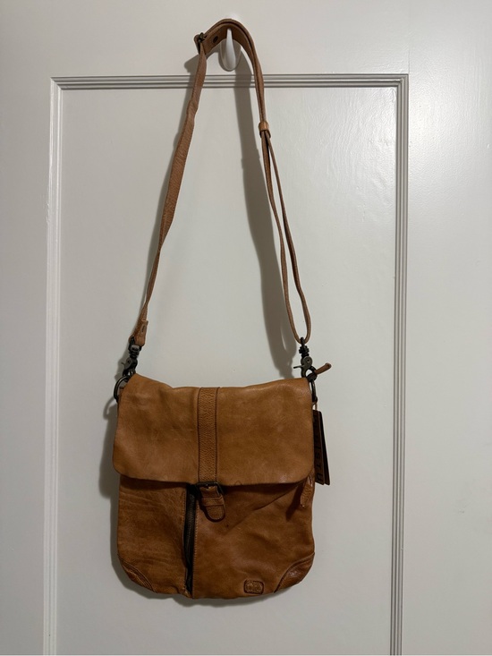 BED|STU Handbags - NWT BEDSTU Jack Leather Crossbody Shoulder Bag - Tan